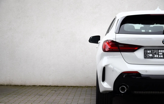 BMW Seria 1 cena 159500 przebieg: 4000, rok produkcji 2023 z Stąporków małe 379
